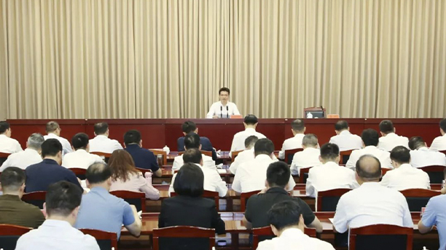 深入貫徹中央八項規(guī)定精神 牢固樹立和踐行正確政績觀